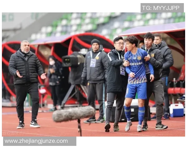 苏宁与恒大激烈冲突引发球迷热议赛场秩序亟待改善